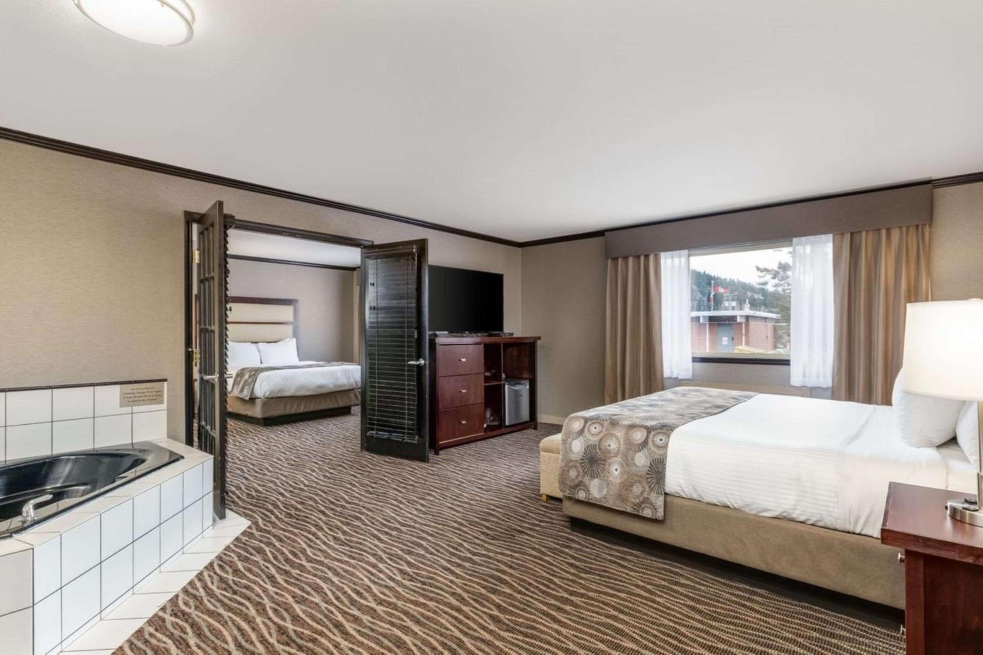 Prestige Radium Hot Springs Resort, Worldhotels Crafted Extérieur photo