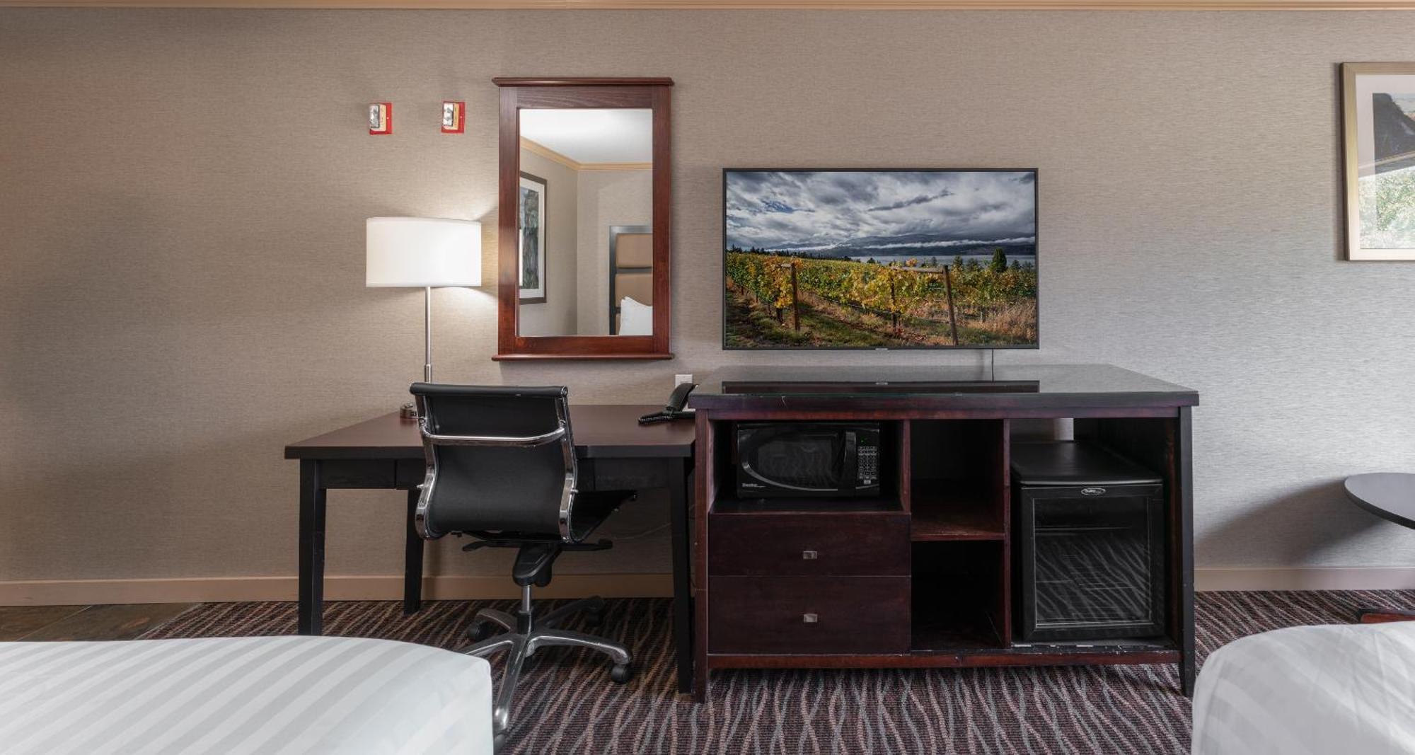 Prestige Radium Hot Springs Resort, Worldhotels Crafted Extérieur photo