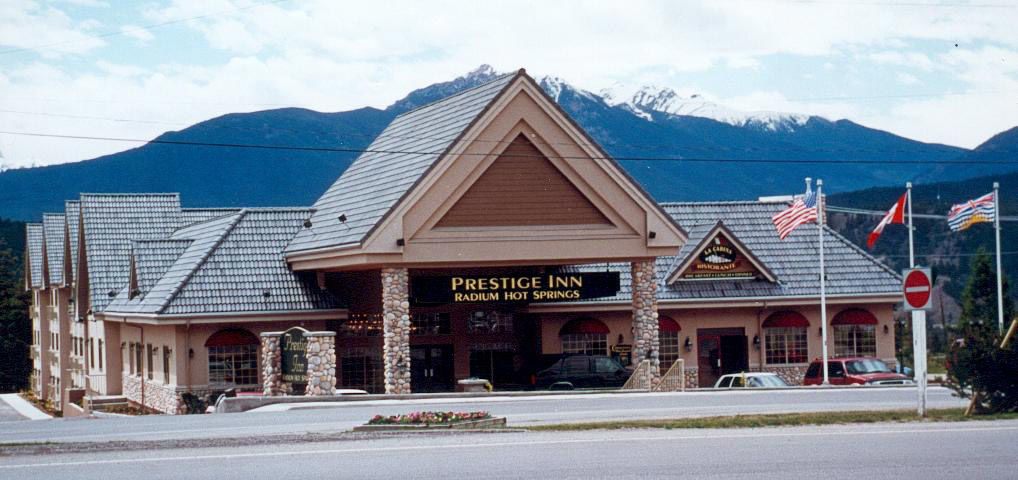 Prestige Radium Hot Springs Resort, Worldhotels Crafted Extérieur photo