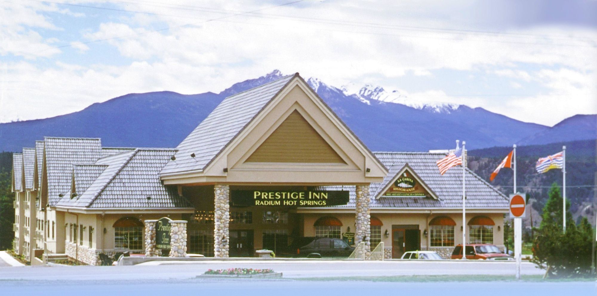 Prestige Radium Hot Springs Resort, Worldhotels Crafted Extérieur photo